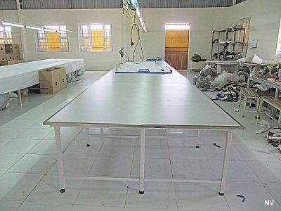 Bàn cắt vải 1